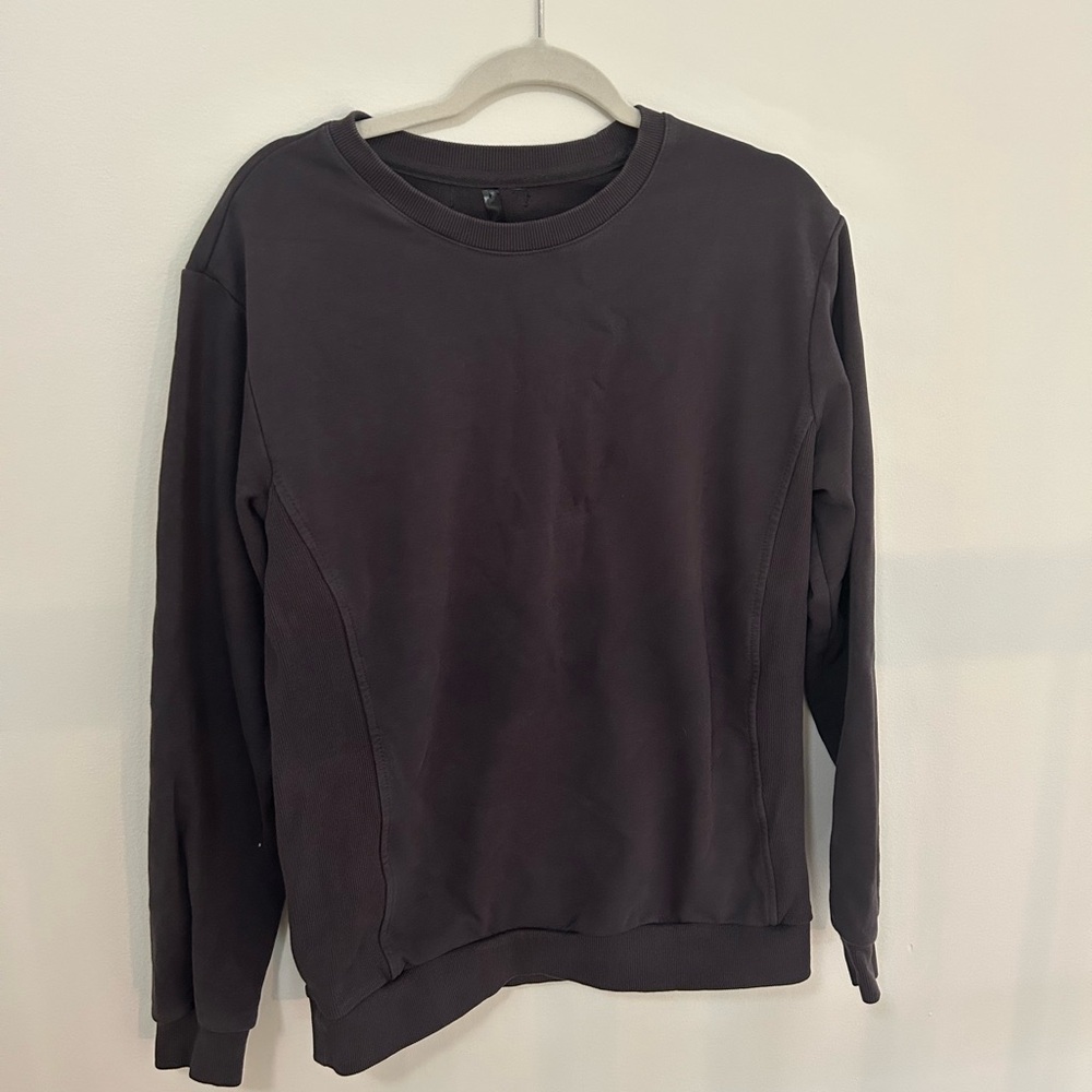 Fabletics Black Sweatshirt Classic Crewneck Design